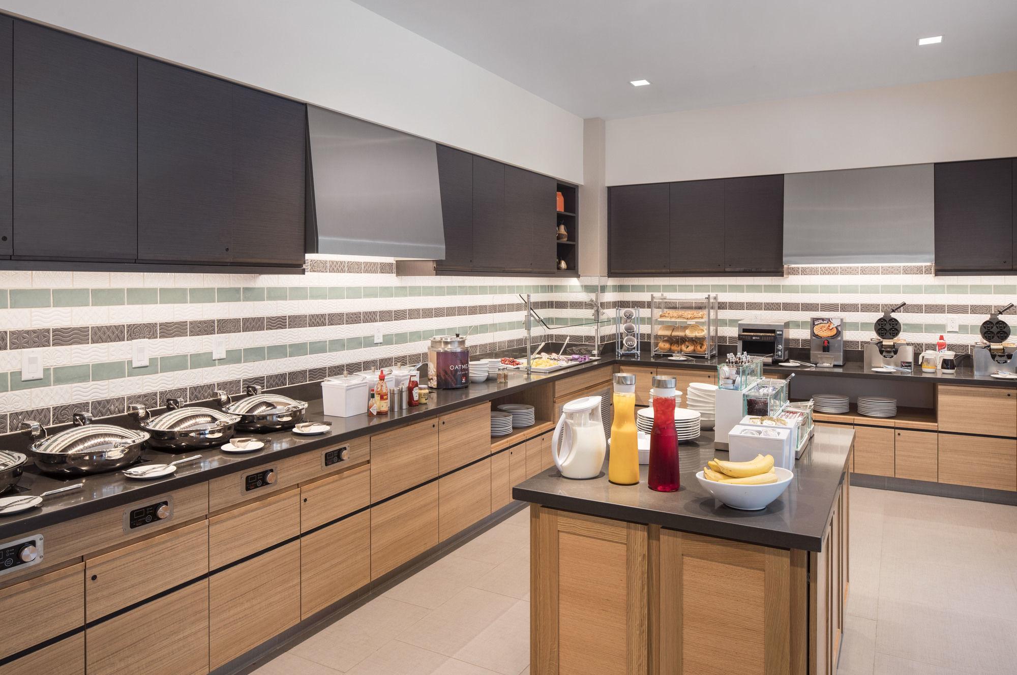 Residence Inn By Marriott Boston Watertown Bagian luar foto