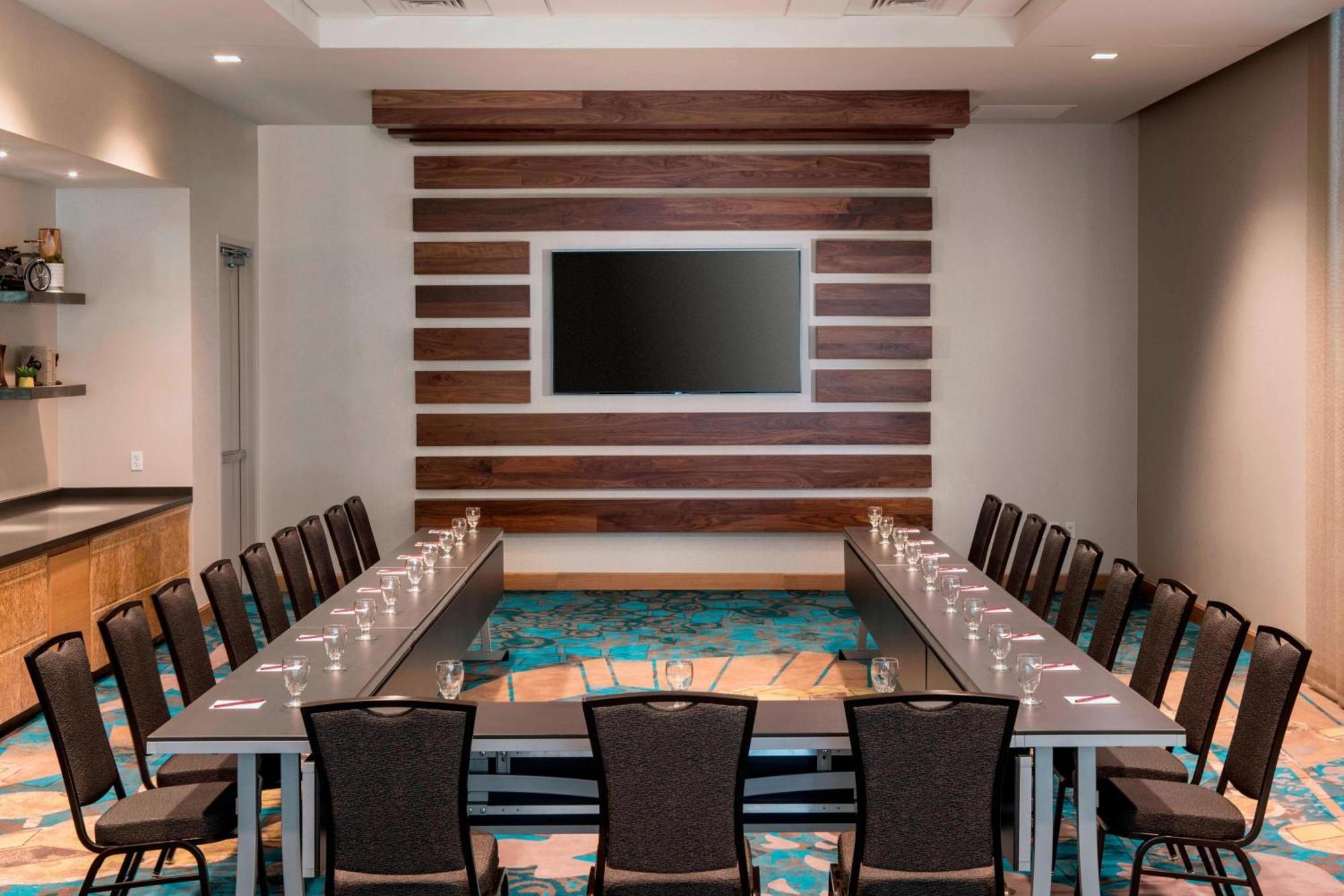 Residence Inn By Marriott Boston Watertown Bagian luar foto